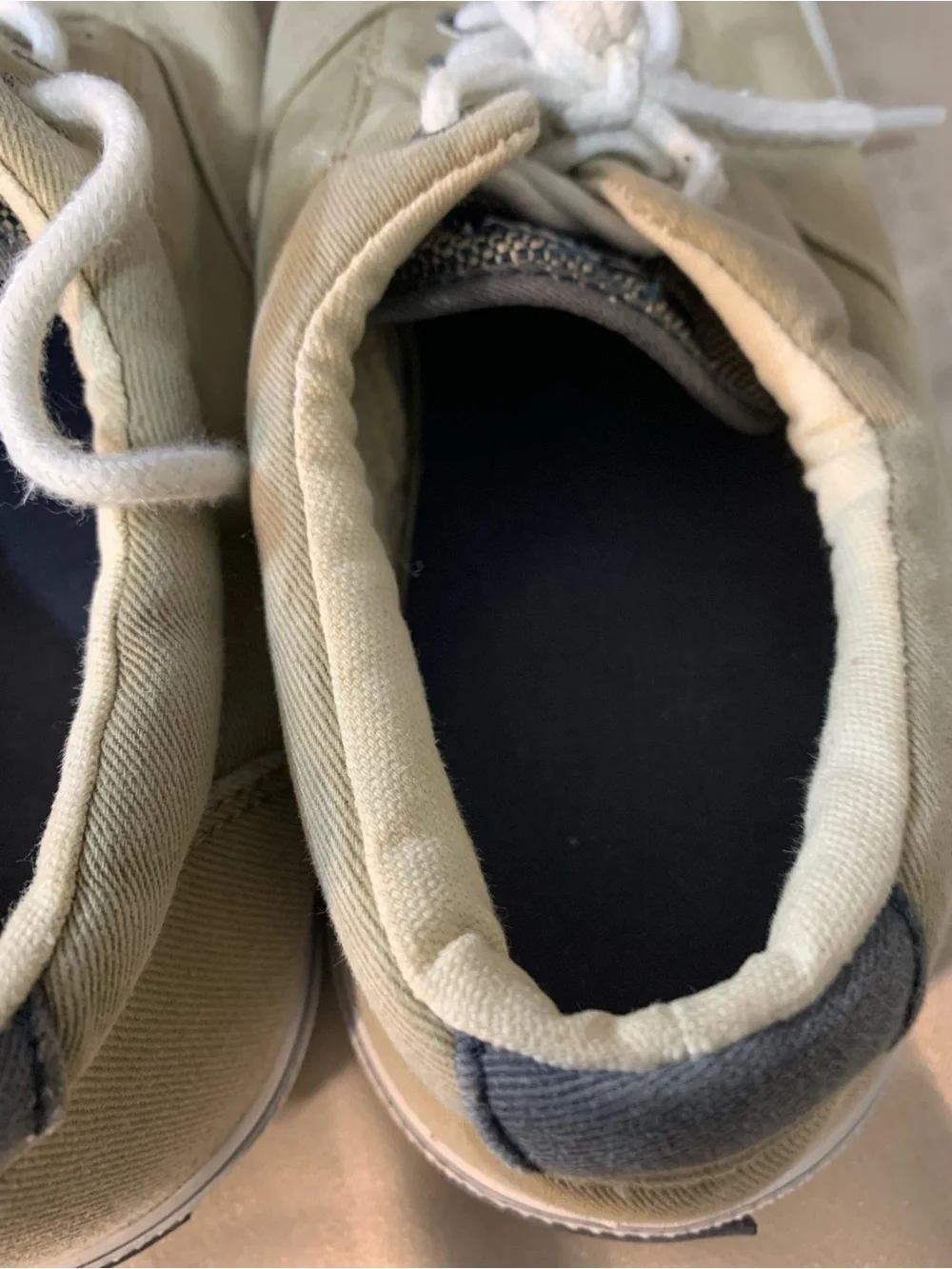 Sperry Men’s Tan Canvas Lace-Up Sneakers with White Soles b1/18
